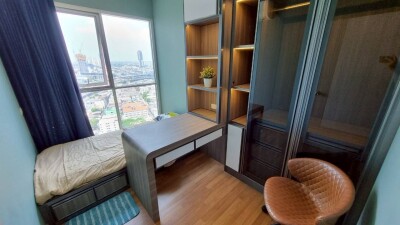 ลุมพินี เพลส รัชดา - สาธุ / 3 ห้องนอน  2 ห้องน้ำ  ขนาด 60 ตร.ม. (หายากมากสำหรับขนาดนี้)  ชั้น 28 ห้องมุม มีระเบียง 2 ด้า-12