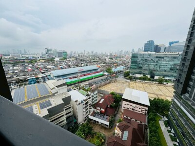 อัพเดทล่าสุด 25/6/2568 : ไลฟ์ พระราม 4 - อโศก / 🛏️ 1 ห้องนอน | 1 ห้องน้ำ 📐 ขนาด 33 ตร.ม. | ชั้น 15-10