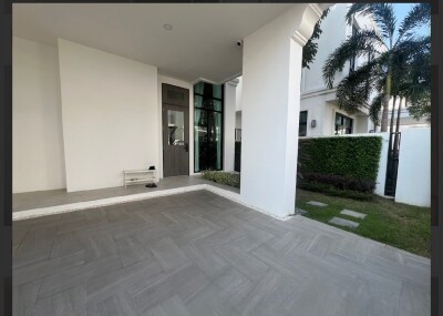 โครงการ The Master เอกมัย-สุคนธสวัสดิ์ / พื้นที่ใช้สอย: 409.25 ตร.ม.  3 ห้องนอน | 4 ห้องน้ำ (มีอ่างอาบน้ำ)-2