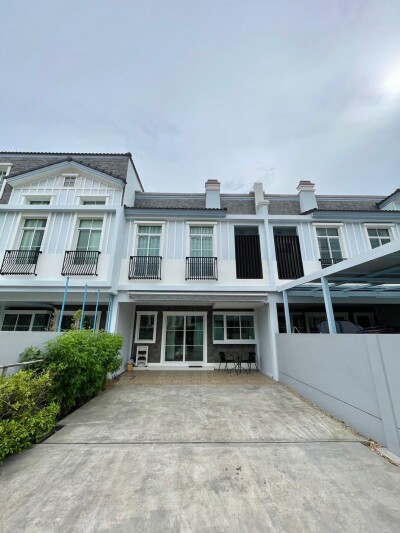 อินดี้ 2 บางนา - รามคำแหง 2 / 4 ที่จอดรถ  ขนาด 28.1 ตร.ว. พื้นที่ใช้สอย 122 ตร.ม.-1