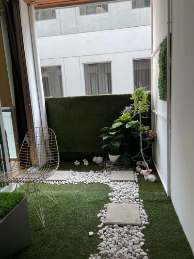 ควอด สีลม / 🛏 2 ห้องนอน | 🛁 2 ห้องน้ำ 📐 พื้นที่ 68 ตร.ม. | ชั้น 6-8