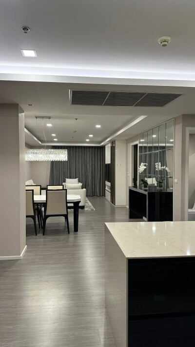 ณุศาศิริ แกรนด์ / 📍 ชั้น 23 อาคาร A ✅ พื้นที่ 123 ตร.ม.-3