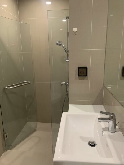 อัพเดตล่าสุด  20/7/2568 : โนเบิล รีโคล สุขุมวิท 19 / • ขนาด 35 ตร.ม. | 1 ห้องนอน | 1 ห้องน้ำ