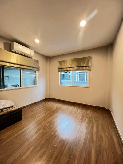 เซนโทร พระราม 9 - กรุงเทพกรีฑา / - บ้านเดี่ยว 2 ชั้น 60.4 ตรว. 210 ตรม.-14