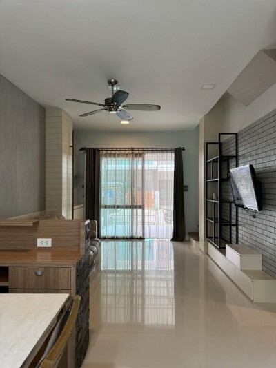 เดอะ เทอเรส รามอินทรา