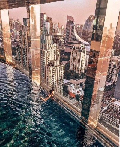 คิว ชิดลม - เพชรบุรี / • ขนาด 45 ตร.ม. | ชั้น 18 | หันทิศเหนือ (แดดไม่ร้อน วิวโล่ง)-4