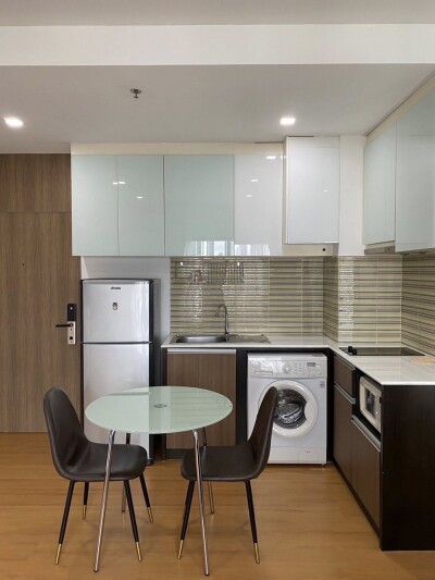 โนเบิล รีวิล / 🔹 ขนาด 50 ตร.ม. | 1 ห้องนอน | 1 ห้องน้ำ