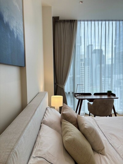 28 ชิดลม / 📐 พื้นที่ใช้สอย 70 ตร.ม. 🛌 ห้องมุม 2 ห้องนอน 🛁 2 ห้องน้ำ