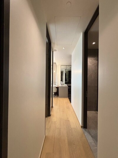 28 ชิดลม / 📐 พื้นที่ใช้สอย 70 ตร.ม. 🛌 ห้องมุม 2 ห้องนอน 🛁 2 ห้องน้ำ