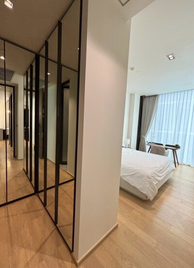 28 ชิดลม / 📐 พื้นที่ใช้สอย 70 ตร.ม. 🛌 ห้องมุม 2 ห้องนอน 🛁 2 ห้องน้ำ