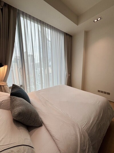 28 ชิดลม / 📐 พื้นที่ใช้สอย 70 ตร.ม. 🛌 ห้องมุม 2 ห้องนอน 🛁 2 ห้องน้ำ