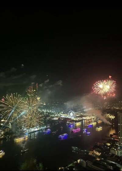 แชปเตอร์ เจริญนคร - ริเวอร์ไซด์ / Chapter Charoennakhon - Riverside