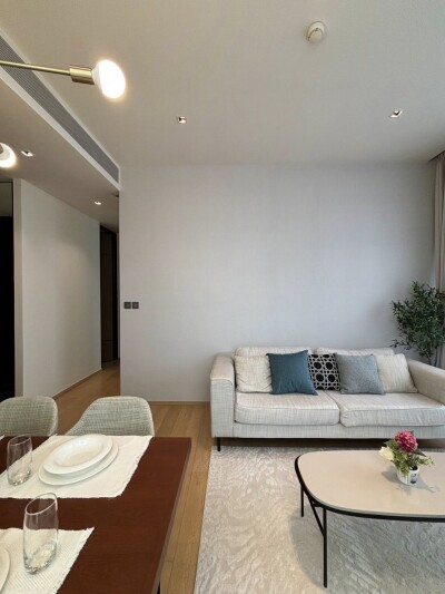 28 ชิดลม / 📐 พื้นที่ใช้สอย 70 ตร.ม. 🛌 ห้องมุม 2 ห้องนอน 🛁 2 ห้องน้ำ