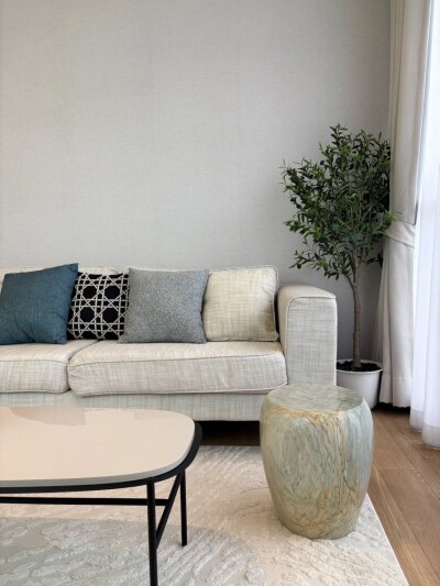 28 ชิดลม / 📐 พื้นที่ใช้สอย 70 ตร.ม. 🛌 ห้องมุม 2 ห้องนอน 🛁 2 ห้องน้ำ