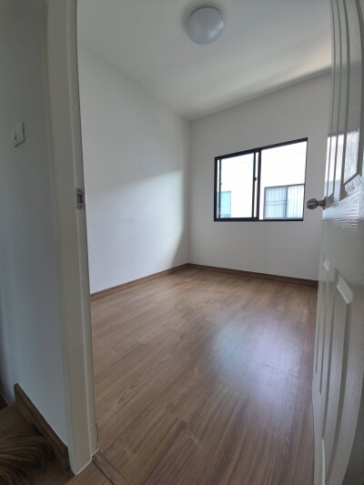 โมดิ วิลล่า บางบัวทอง /  Modi Villa Bangbuathong