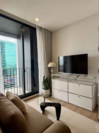 โนเบิล อราวน์ อารีย์ / Noble Around Ari