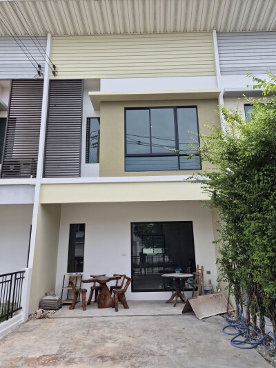 โมดิ วิลล่า บางบัวทอง /  Modi Villa Bangbuathong