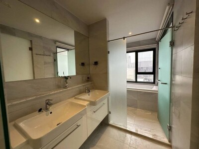 ริธึ่ม เอกมัย / RHYTHM Ekkamai