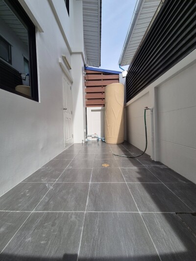 โมดิ วิลล่า บางบัวทอง /  Modi Villa Bangbuathong