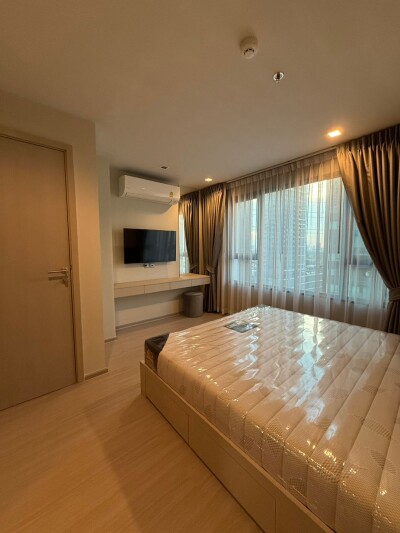 ไลฟ์ ลาดพร้าว / Life Ladprao