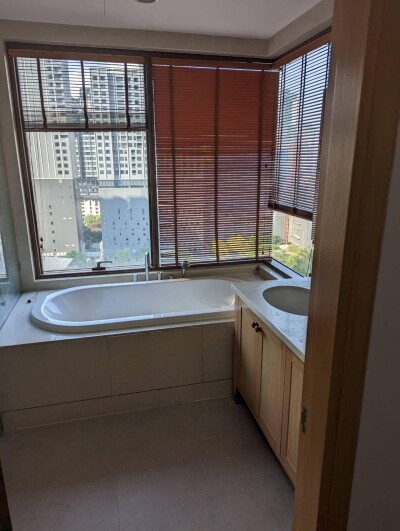 ดิ เอ็มโพริโอ เพลส / The Emporio Place-9