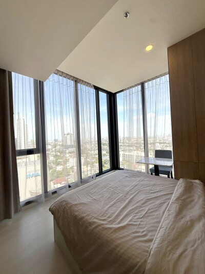 แมสซารีน รัชโยธิน / Mazarine Ratchayothin