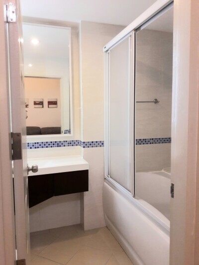 ไลฟ์ แอท สาทร 10 / Life @ Sathorn 10-8