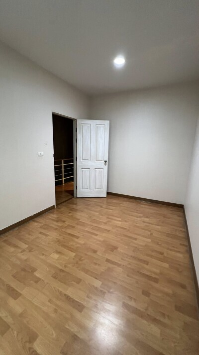 บ้านกลางเมือง ศรีนครินทร์ - อ่อนนุช