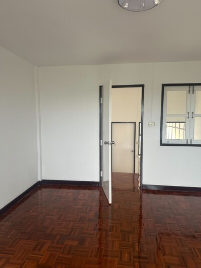 ทาวเฮ้าส์ 3 ชั้น พร้อมอยู่ พุทธมณฑลสาย 5-4