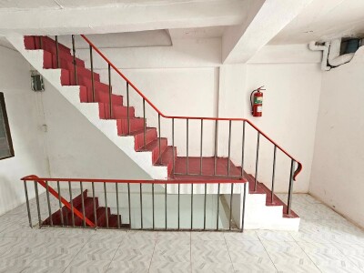 ให้เช่าอาคารพาณิชย์ 3 ชั้นครึ่ง มีดาดฟ้า 9 ห้องนอน 168 ตร.ม. สุขสวัสดิ์ 31/1 ราษฏร์บูรณะ