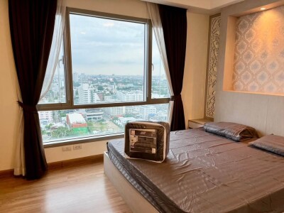 ทรู ทองหล่อ / Thru Thonglor