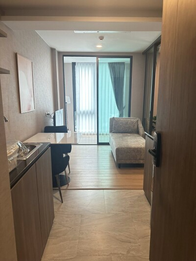 ลอยด์ ศูนย์วิจัย - ทองหล่อ / LLOYD Soonvijai - Thonglor