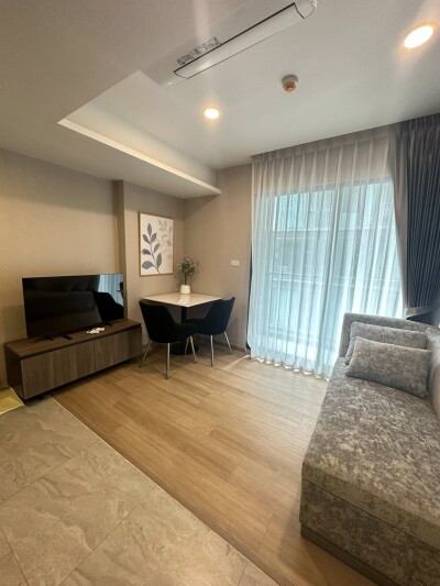 ลอยด์ ศูนย์วิจัย - ทองหล่อ / LLOYD Soonvijai - Thonglor