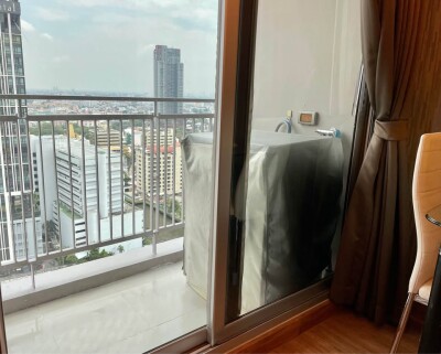 ทรู ทองหล่อ / Thru Thonglor