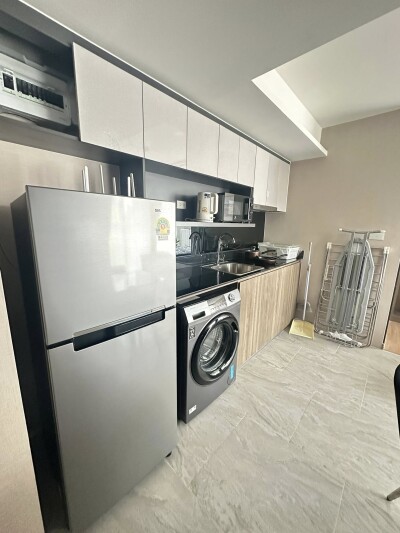 ลอยด์ ศูนย์วิจัย - ทองหล่อ / LLOYD Soonvijai - Thonglor