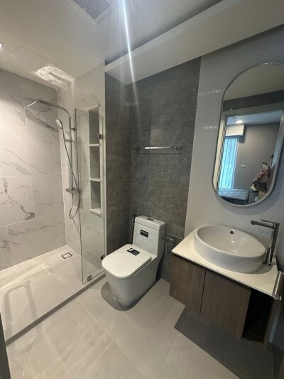 ลอยด์ ศูนย์วิจัย - ทองหล่อ / LLOYD Soonvijai - Thonglor