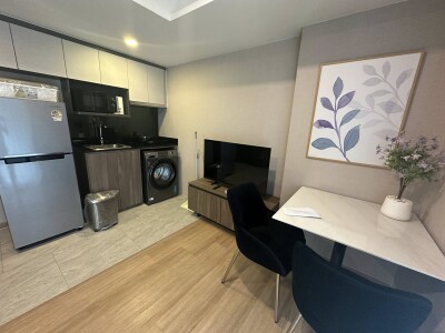 ลอยด์ ศูนย์วิจัย - ทองหล่อ / LLOYD Soonvijai - Thonglor