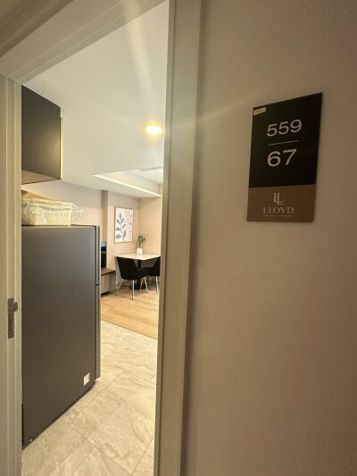 ลอยด์ ศูนย์วิจัย - ทองหล่อ / LLOYD Soonvijai - Thonglor