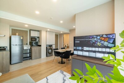 ลอยด์ ศูนย์วิจัย - ทองหล่อ / LLOYD Soonvijai - Thonglor