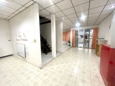 ขายทาวน์เฮ้าส์ขนาดใหญ่ ย่านสาธุประดิษฐ์,พระราม3,ยานนาวา-4