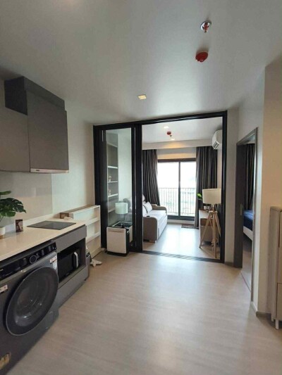 ไลฟ์ อโศก ไฮป์ / Life Asoke Hype