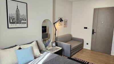 ให้เช่า โมดิซ ไรห์ม รามคำแหง (Modiz Rhyme Ramkhamhaeng) สตูดิโอ (มีกระจกกั้นห้องครัว)  ขนาด: 24 ตร.ม.  ชั้น: 18-4