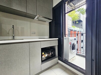 ไลฟ์ อโศก ไฮป์ / Life Asoke Hype-7