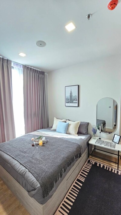 ให้เช่า โมดิซ ไรห์ม รามคำแหง (Modiz Rhyme Ramkhamhaeng) สตูดิโอ (มีกระจกกั้นห้องครัว)  ขนาด: 24 ตร.ม.  ชั้น: 18-3