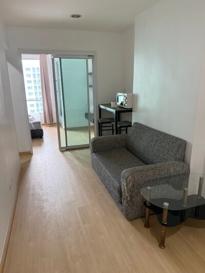 Bangkok Horizon Ramkhamhaeng (แบงค์คอก ฮอไรซอน รามคำแหง) ชั้น 13  ขนาด 31 ตร.ม.  1 ห้องนอน, 1 ห้องน้ำ เลี้ยงสัตว์ได้-1