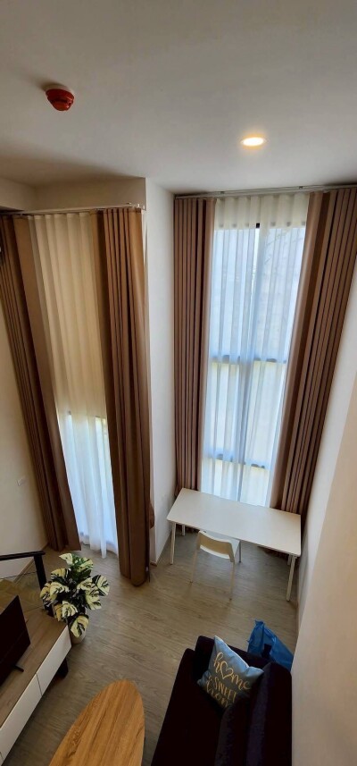 ออริจิ้น ปลั๊กแอนด์เพลย์ รามคำแหง ทริปเปิ้ล สเตชั่น Duplex 2 ชั้น  32 ตร.ม.ชั้น 5 ใกล้  MRT แยกลำสาลีและเดอะมอลล์บางกะปิ-1