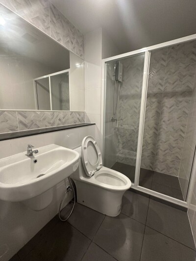 ให้เช่า Regent Home Bangna เป็นห้องใหม่ ขนาด 28 ตรม. มี 1 ห้องนอน 1 ห้องน้ำ ชั้น 32 อาคาร C-7