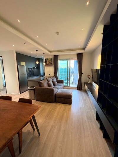 ทรู ทองหล่อ / Thru Thonglor