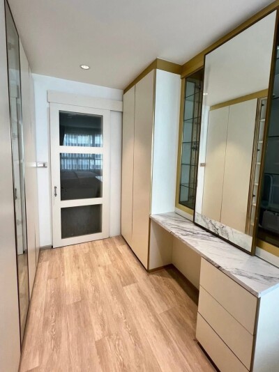 เดอะ โคลเวอร์ ทองหล่อ / The Clover Thonglor