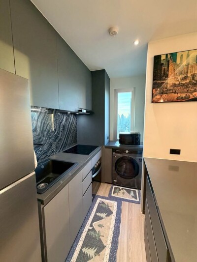 ทรู ทองหล่อ / Thru Thonglor